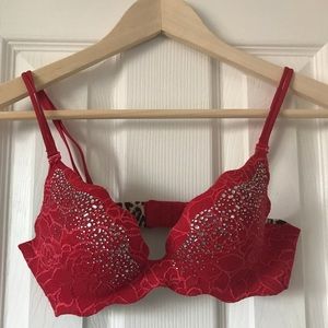 Victoria’s Secret Very Sexy Secret Embrace PushUp